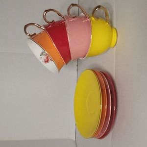 Junk Gypsy Tea Cup And Saucer Set of Four Sold As Is